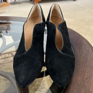 Ziera Olena 39 black suede , heel alligator print 3” heel EUC